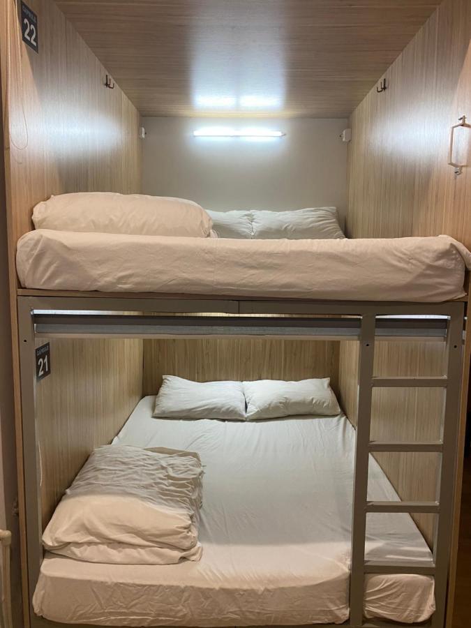 Lounge Capsule Hostel 利沃夫 外观 照片