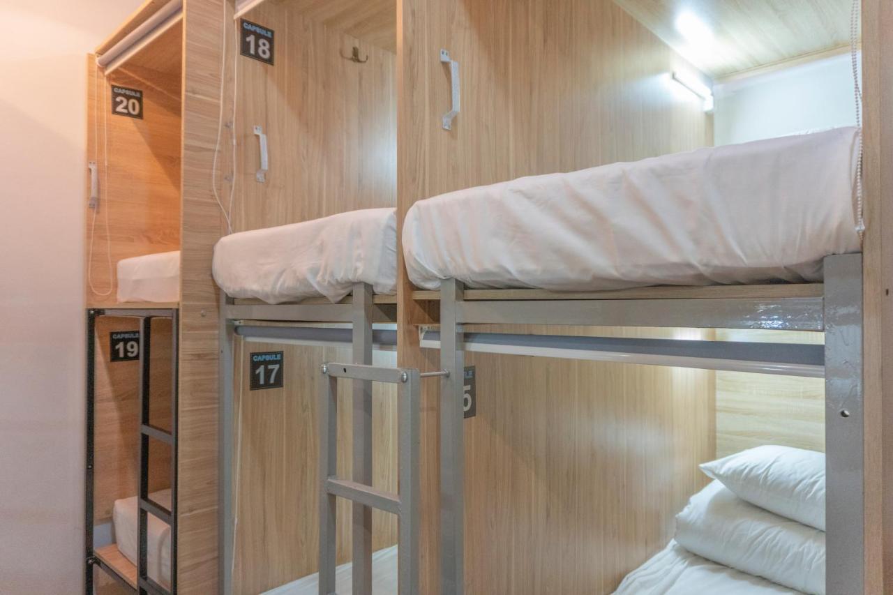 Lounge Capsule Hostel 利沃夫 外观 照片