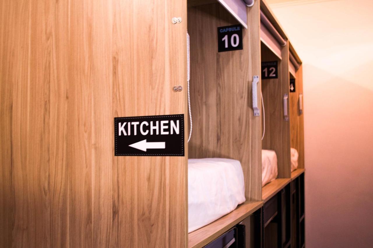 Lounge Capsule Hostel 利沃夫 外观 照片