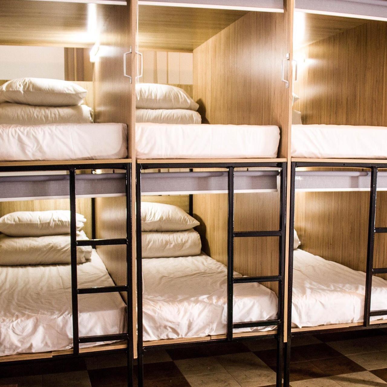 Lounge Capsule Hostel 利沃夫 外观 照片